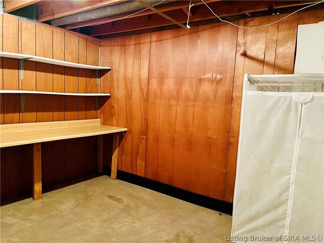 707 Georgian Avenue, Sellersburg, IN 47172