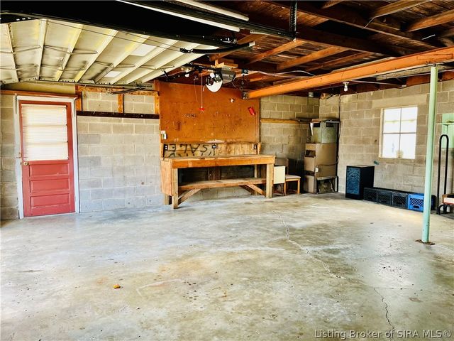 707 Georgian Avenue, Sellersburg, IN 47172