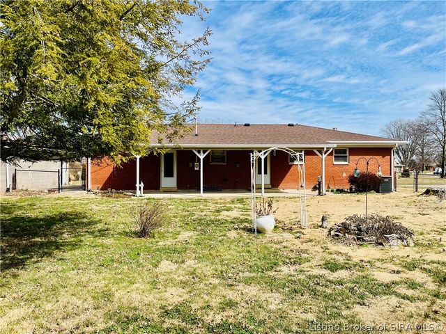 707 Georgian Avenue, Sellersburg, IN 47172