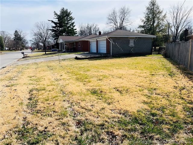 707 Georgian Avenue, Sellersburg, IN 47172