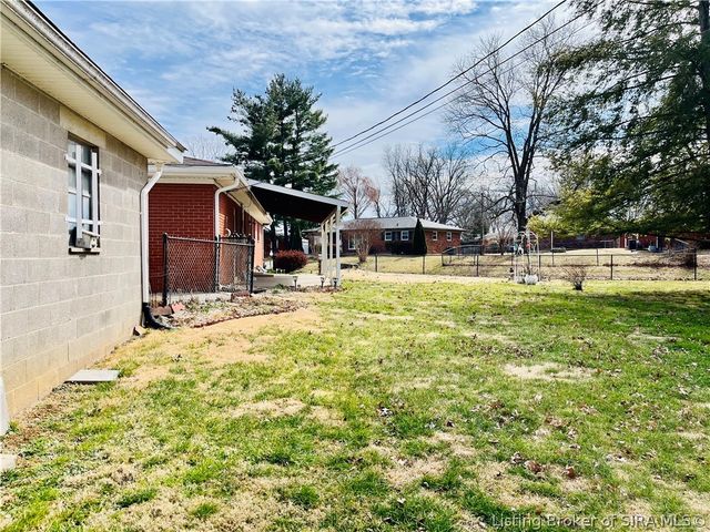 707 Georgian Avenue, Sellersburg, IN 47172