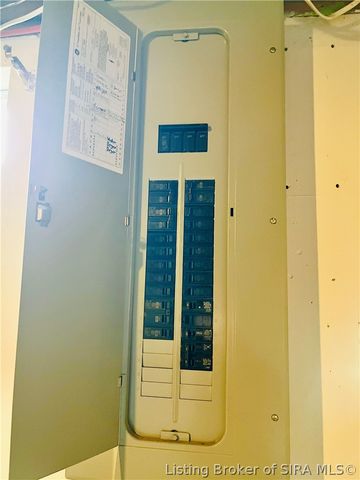 707 Georgian Avenue, Sellersburg, IN 47172