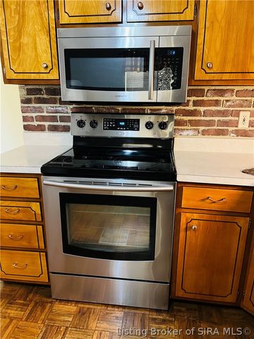 707 Georgian Avenue, Sellersburg, IN 47172