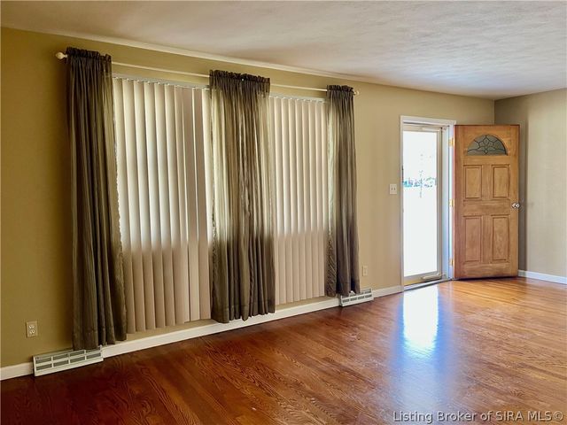 707 Georgian Avenue, Sellersburg, IN 47172