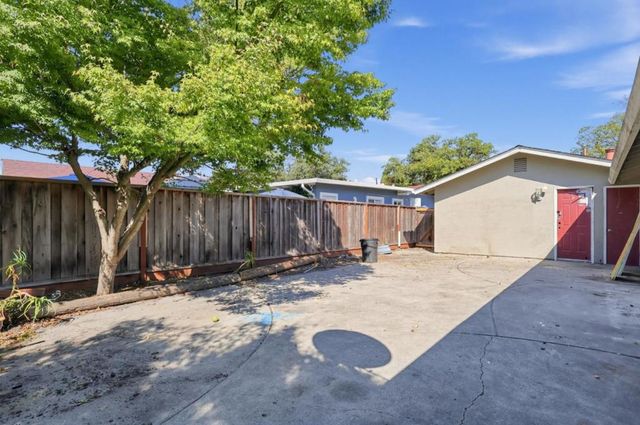 850 Lakebird Drive, Sunnyvale, CA 94089