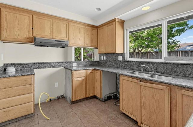850 Lakebird Drive, Sunnyvale, CA 94089