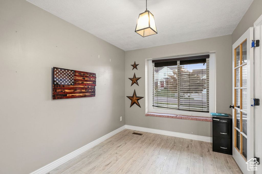 Image 8 of property listing at 2844 S ISLAND FOX LN, Saratoga Springs, UT 84045