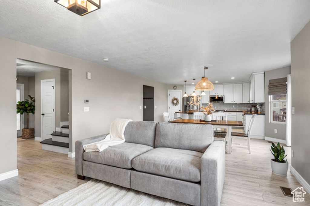 Image 10 of property listing at 2844 S ISLAND FOX LN, Saratoga Springs, UT 84045