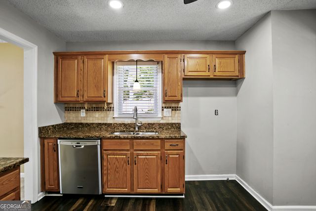 1826 Penrose Court, Powder Springs, GA 30127