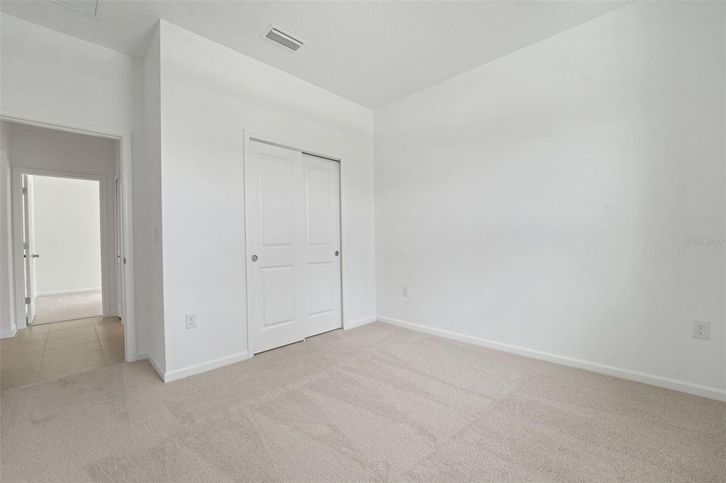 Image 11 of property listing at 2007 FIRETHORN LOOP, Haines City, FL 33844