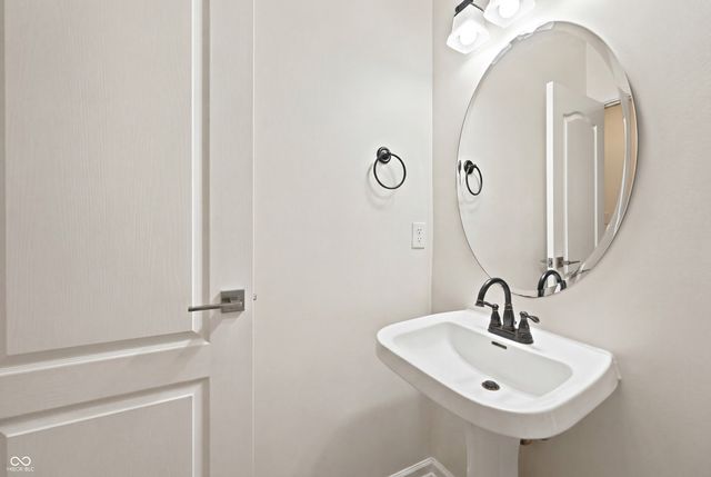 6084 Clearview Drive, Carmel, IN 46033