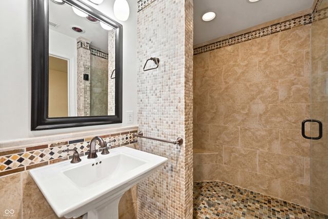 6084 Clearview Drive, Carmel, IN 46033