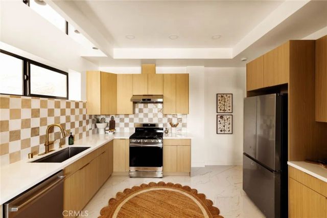 2441 Lyric Avenue, Los Angeles, CA 90027