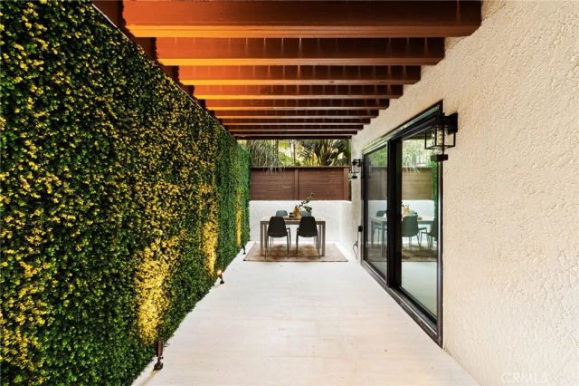2441 Lyric Avenue, Los Angeles, CA 90027