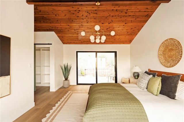 2441 Lyric Avenue, Los Angeles, CA 90027