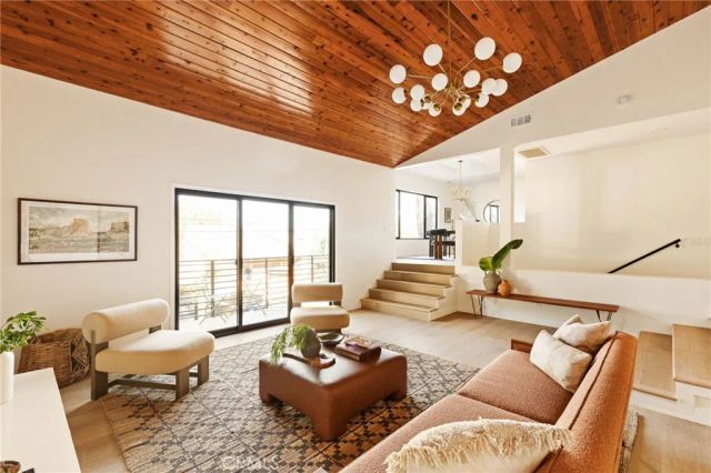 2441 Lyric Avenue, Los Angeles, CA 90027