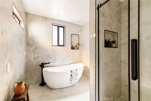 2441 Lyric Avenue, Los Angeles, CA 90027