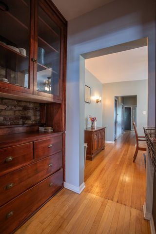 2048 W Fargo Avenue 3W, Chicago, IL 60645