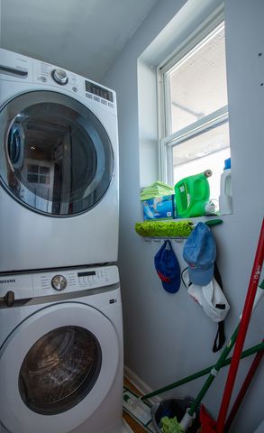 2048 W Fargo Avenue 3W, Chicago, IL 60645