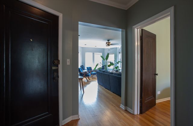 2048 W Fargo Avenue 3W, Chicago, IL 60645