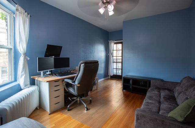 2048 W Fargo Avenue 3W, Chicago, IL 60645