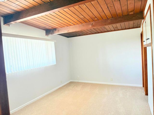 17494 Ehle St, Castro Valley, CA 94546