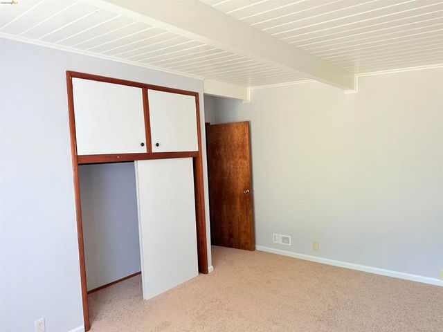 17494 Ehle St, Castro Valley, CA 94546
