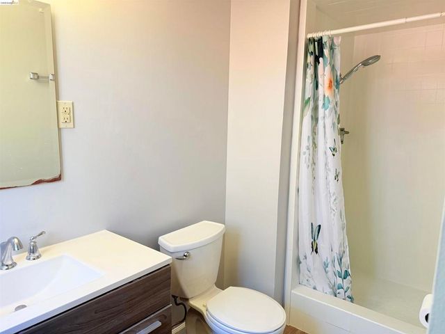 17494 Ehle St, Castro Valley, CA 94546