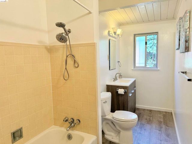 17494 Ehle St, Castro Valley, CA 94546