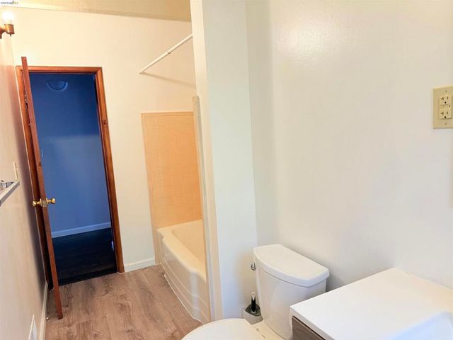 17494 Ehle St, Castro Valley, CA 94546