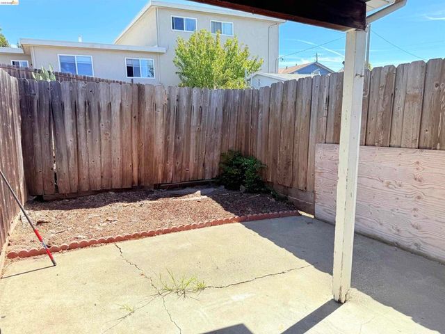 17494 Ehle St, Castro Valley, CA 94546