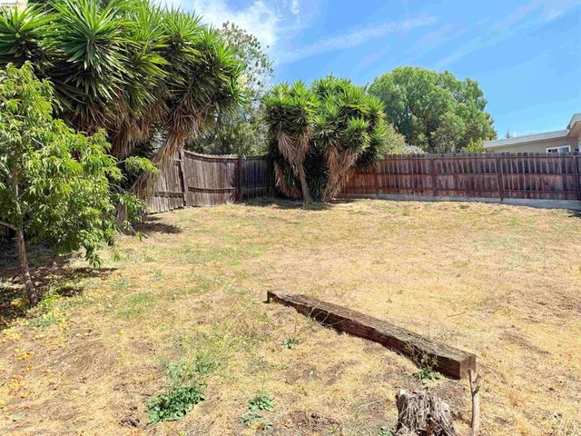 17494 Ehle St, Castro Valley, CA 94546