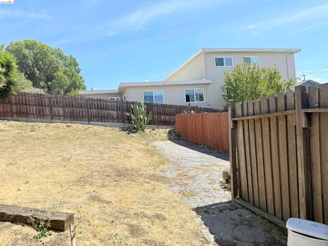 17494 Ehle St, Castro Valley, CA 94546