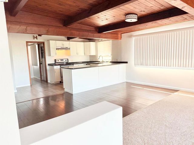 17494 Ehle St, Castro Valley, CA 94546