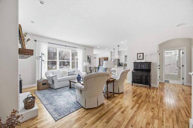 613 13th Avenue N, Moorhead, MN 56560