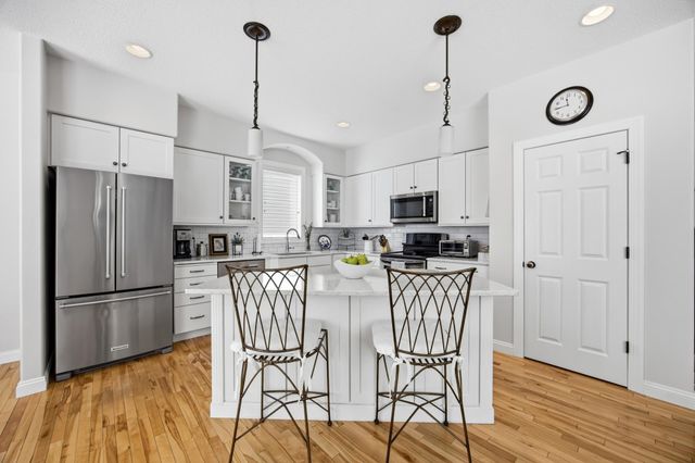 613 13th Avenue N, Moorhead, MN 56560