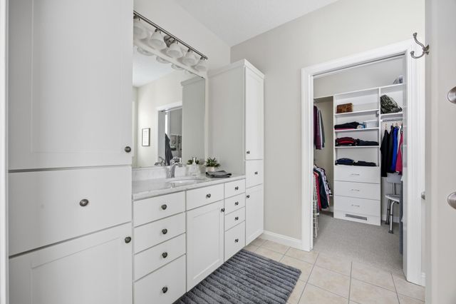 613 13th Avenue N, Moorhead, MN 56560