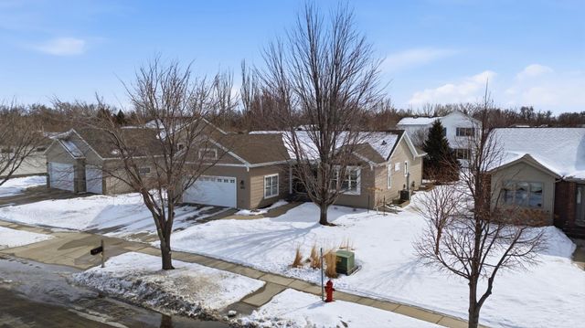 613 13th Avenue N, Moorhead, MN 56560