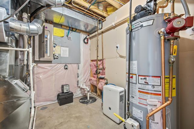 613 13th Avenue N, Moorhead, MN 56560