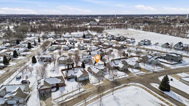 613 13th Avenue N, Moorhead, MN 56560