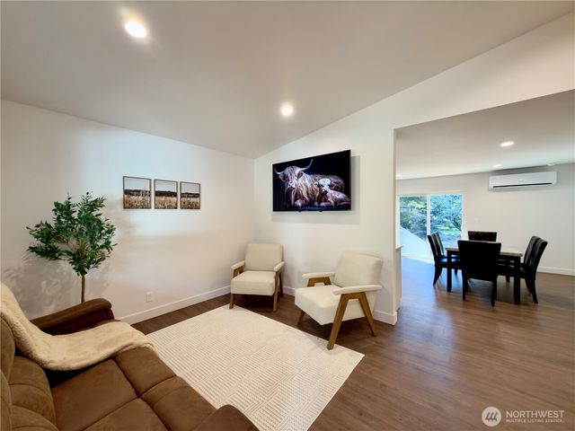 343 Duck Lake Drive SE, Ocean Shores, WA 98569