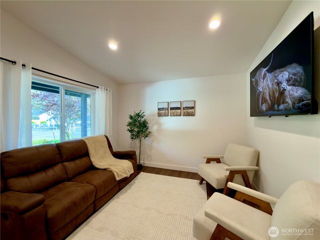 343 Duck Lake Drive SE, Ocean Shores, WA 98569