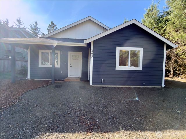 343 Duck Lake Drive SE, Ocean Shores, WA 98569
