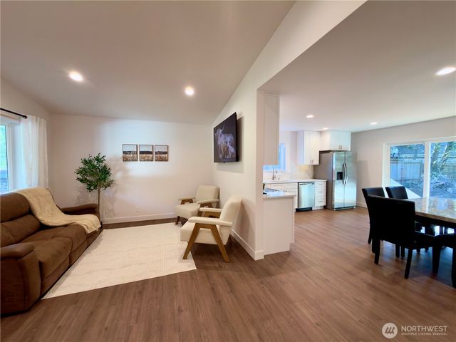 343 Duck Lake Drive SE, Ocean Shores, WA 98569