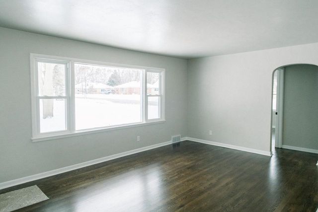 703 THRUSH STREET, Green Bay, WI 54303