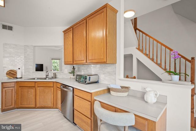2901 JESSICA CT, Vienna, VA 22181