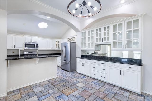 806 Hill Country Drive, Edinburg, TX 78539