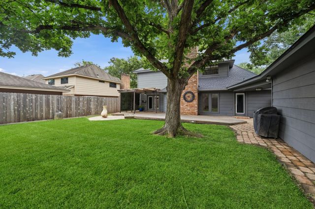 5211 Mulberry Grove Drive, Houston, TX 77345
