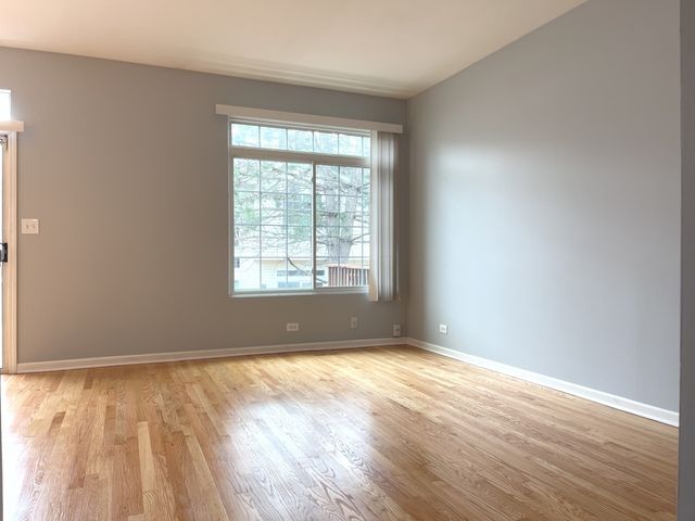 930 MESA Drive, Lake In The Hills, IL 60156
