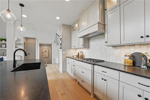 1506 NW 106th Terrace, Kansas City, MO 64155